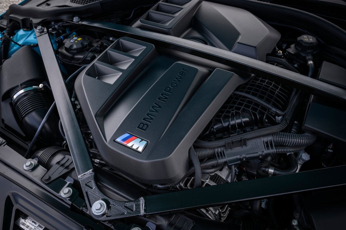 SMALL_P90642590_highRes_the-new-bmw-m2-with-